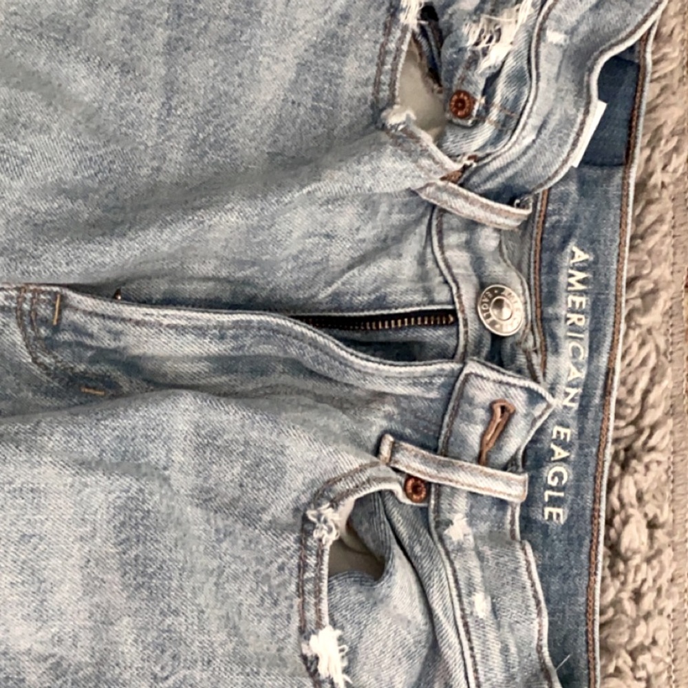 Blue low rise baggy jeans . 🗣